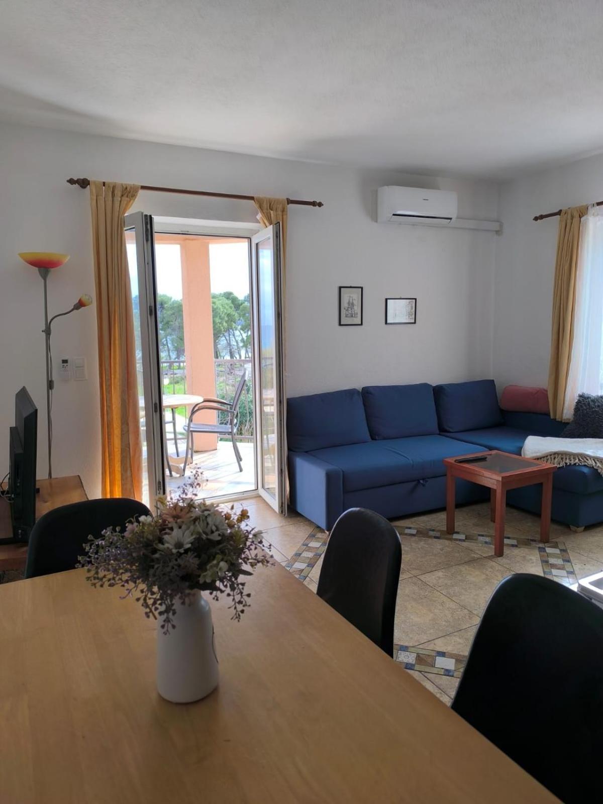 Apartments Blanca Vodice Esterno foto